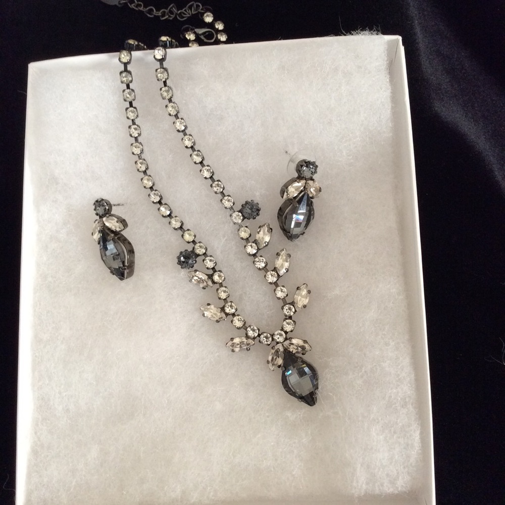 Gorgeous Rhinestone Necklace set. - Picture 2 of 4
